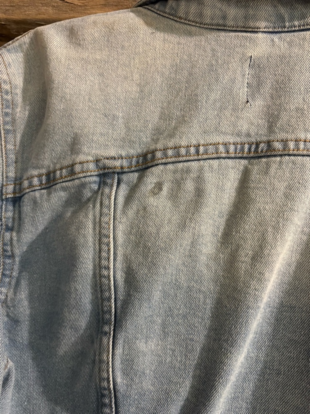 Light Wash Crop Denim Jacket - Light Blue - Picture 5 of 6